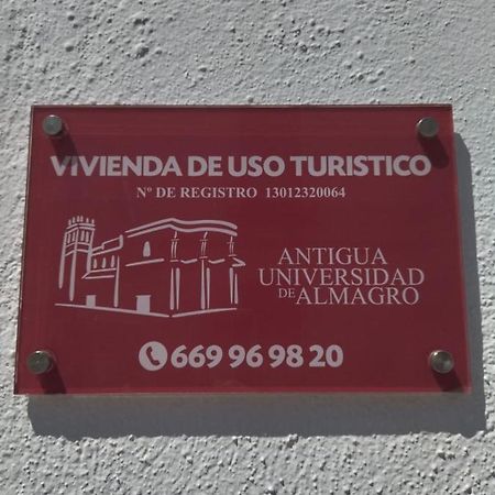Apartamento Turístico Antigua Universidad Almagro Exterior foto