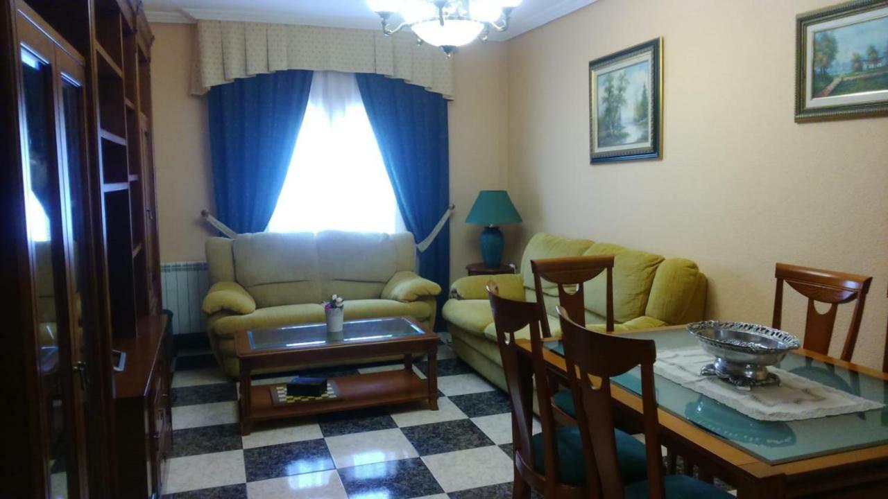 Apartamento Turístico Antigua Universidad Almagro Exterior foto